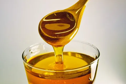 تصویر 5 از قیمت عسل آویشن وحشی با کیفیت ارزان + خرید عمده